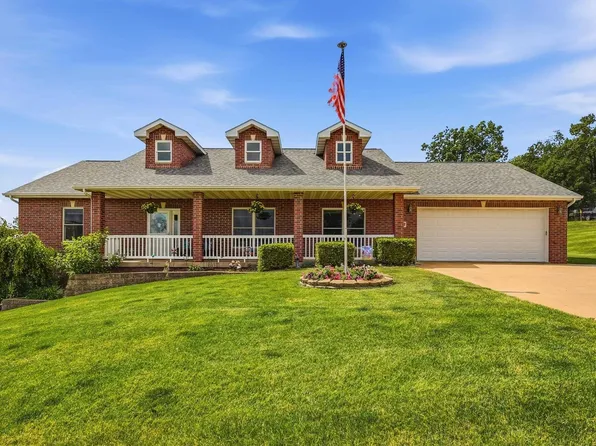 8343 Turkey Valley Ln, Dubuque, IA 52003