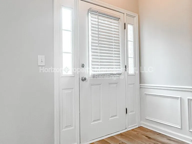 139 Riverstone Commons Cir — Photo 2