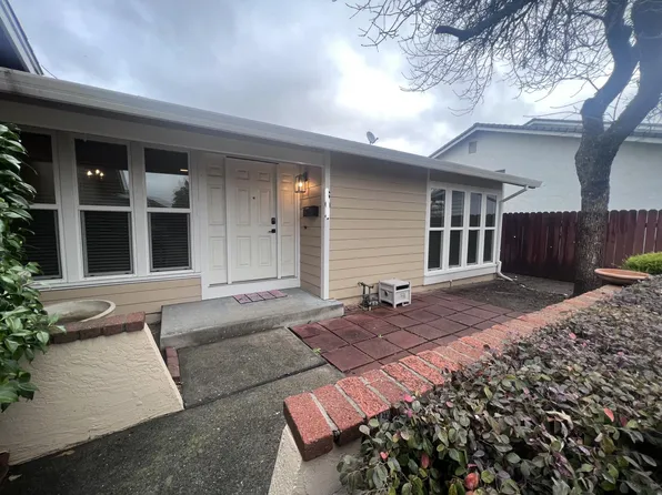 804 Cottonwood Dr, Roseville, CA 95661