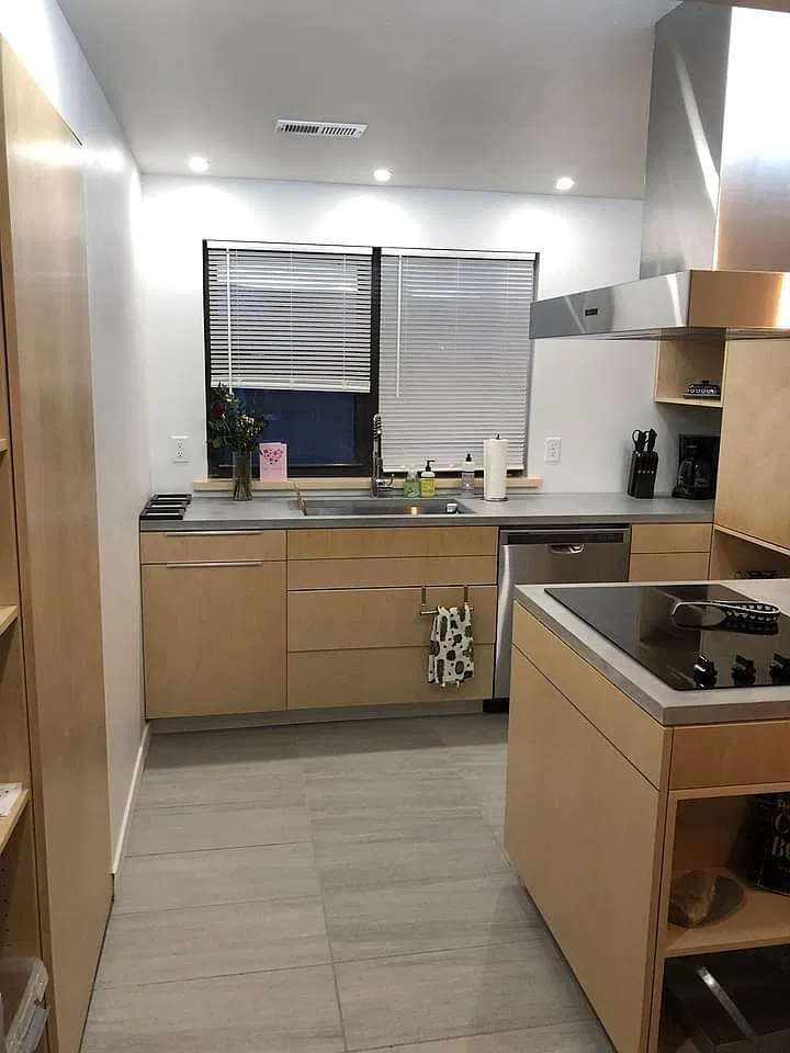 711 N Juliette Ave — Photo 1