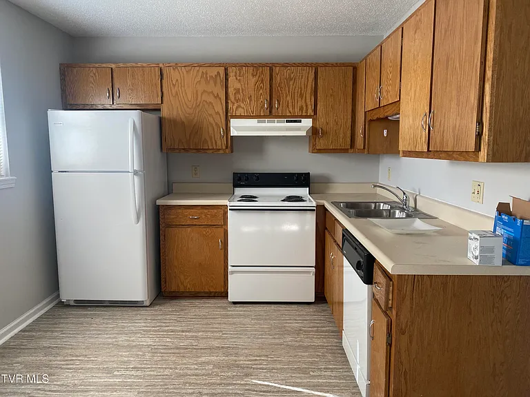 155 Mays St #3 — Photo 3