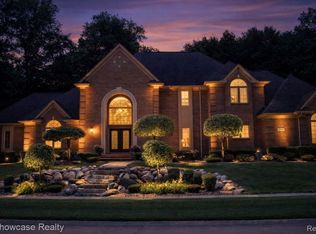 62727 Tournament Dr, Washington, MI