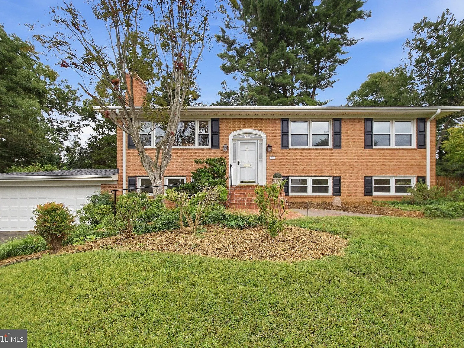 4 bed, 3.0 bath, 2820 sqft, $5,500 — Photo 3