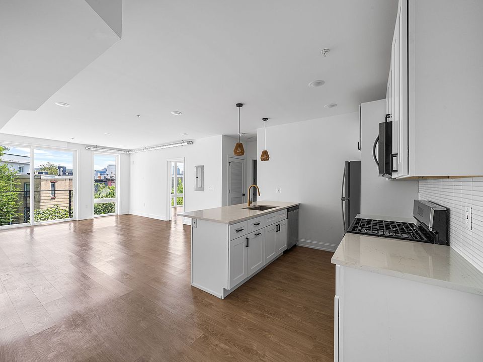 1st image of 1614 Ridge Ave #305