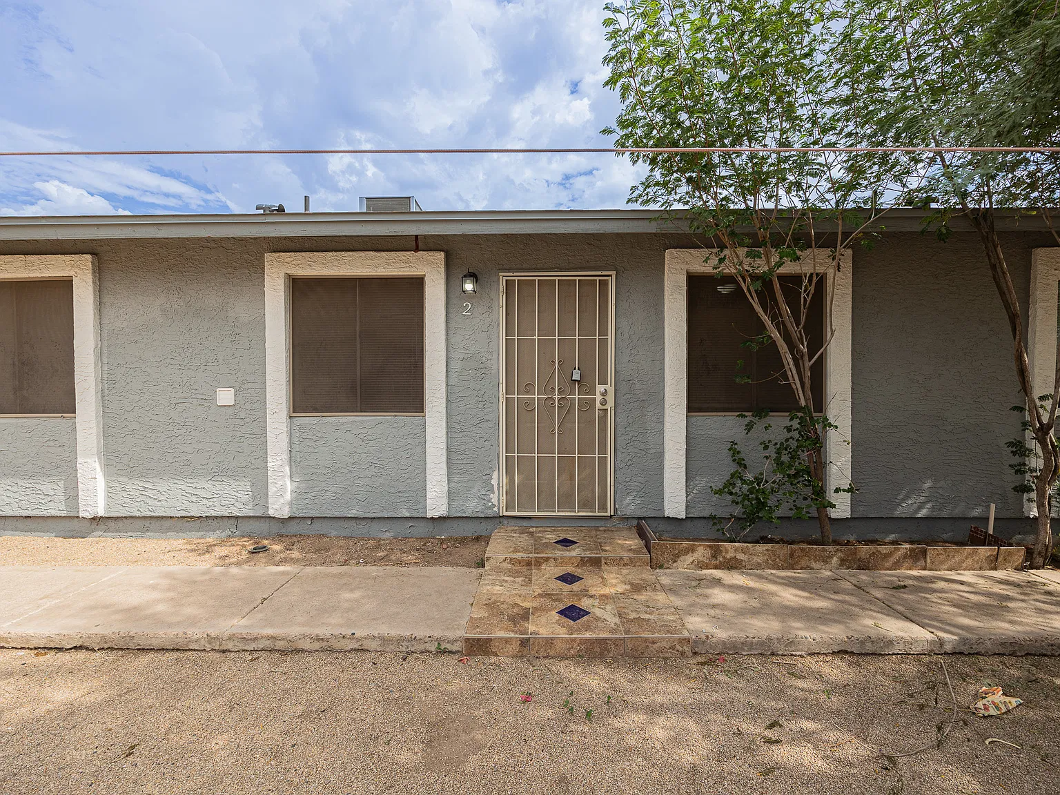 2571 E Mobile Ln, Phoenix Az — Photo 2