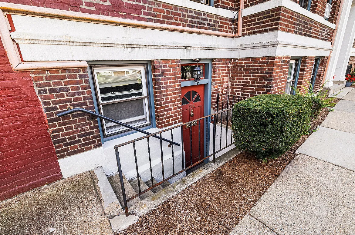 1 bed, 730 sqft, $1,300 — Photo 1