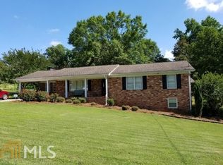 4 Colonial Dr, Newnan, GA 30263