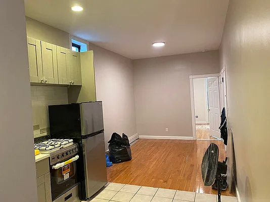 Rented by Standard Living Realty Inc | media 15