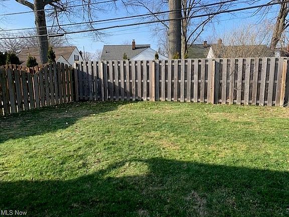 4th image of 304 Woodmere Dr