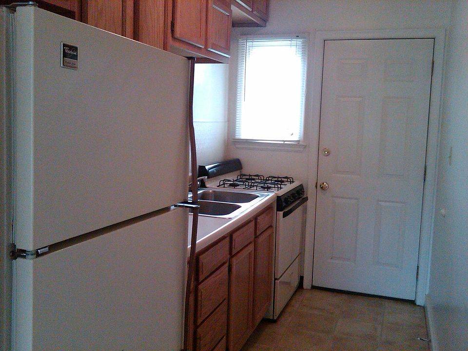 2nd image of 115 W Spruce St APT 3