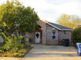 810 Doner Rd, Laredo, TX 78045