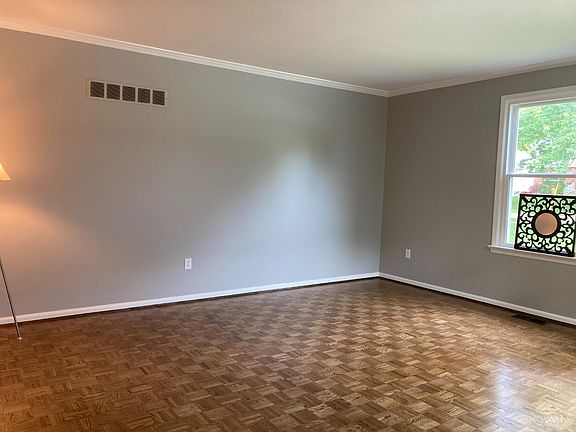 4th image of 5569 Goldcrest Dr