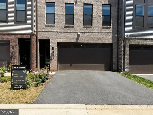 2631 Velocity Rd, Herndon, VA 20171
