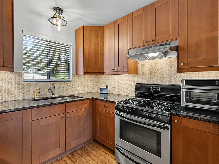 717 Brownlee Cir — Photo 10
