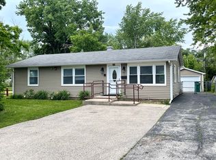 402 Bonnie Brae Ave, Grayslake, IL 60030