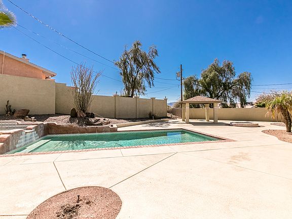 2nd image of 3160 Horseshoe Canyon Dr
