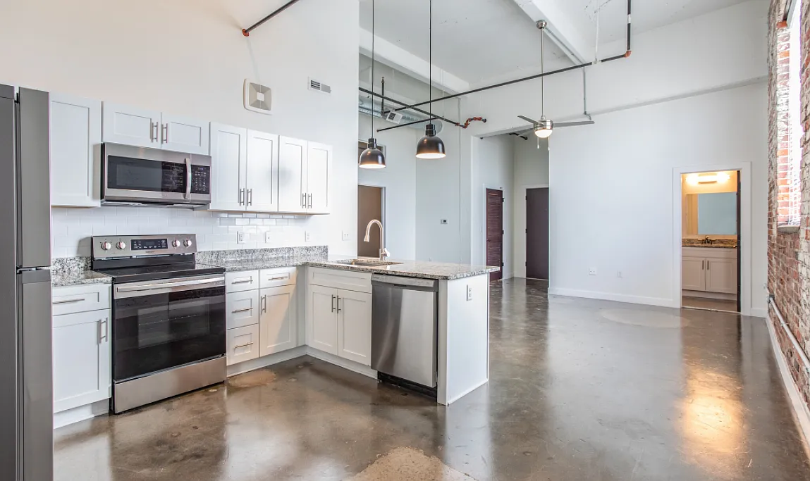 Peanut Crossing - 410 Wellons St — Photo 1