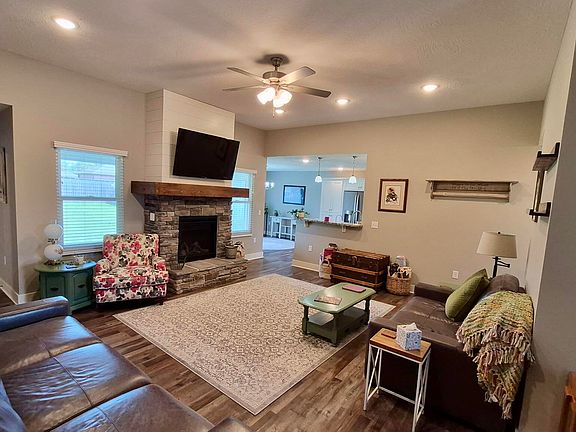 5th image of 2142 Buckhorn Road