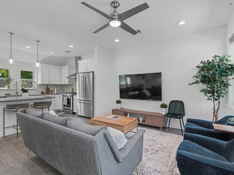 4700 Prock Ln #B — Photo 1