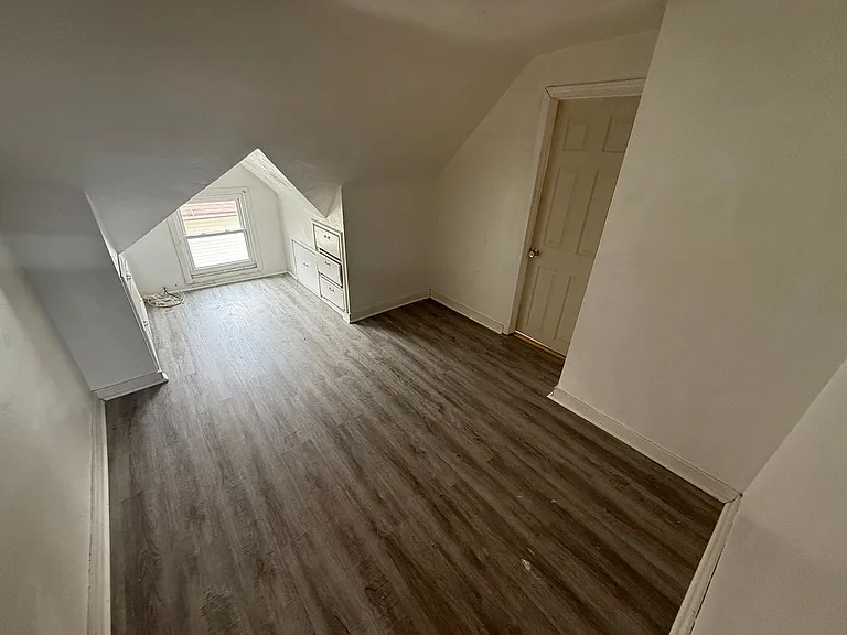 2408 W High St — Photo 7