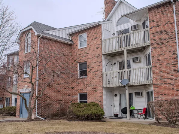 1345 Cunat Ct, Lake In The Hills, IL