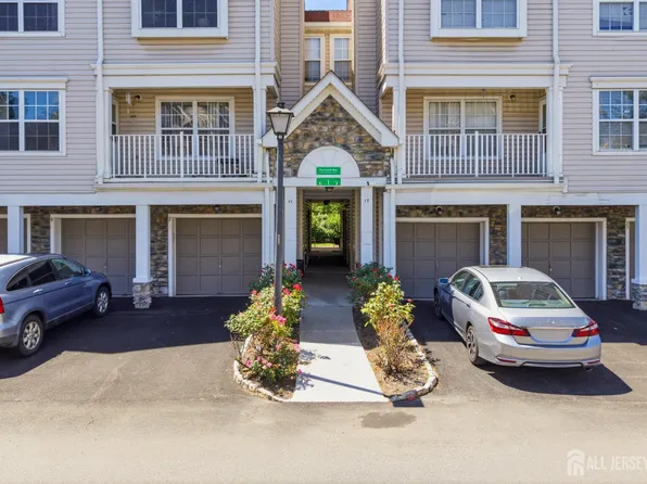 23 Prestwick Way, Edison, NJ 08820