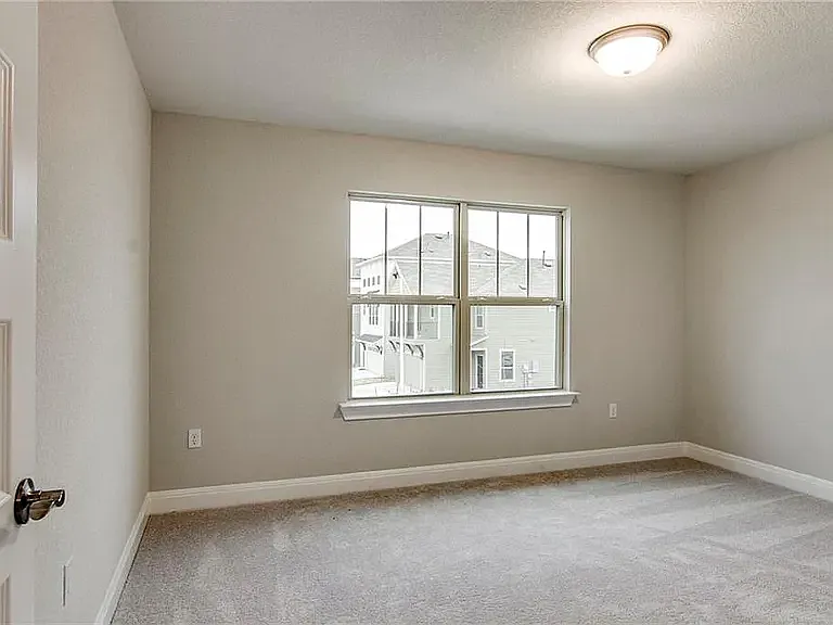 9205 Gynerium Dr — Photo 7
