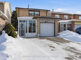 15 Beulah St, Toronto, ON M9V 4S9