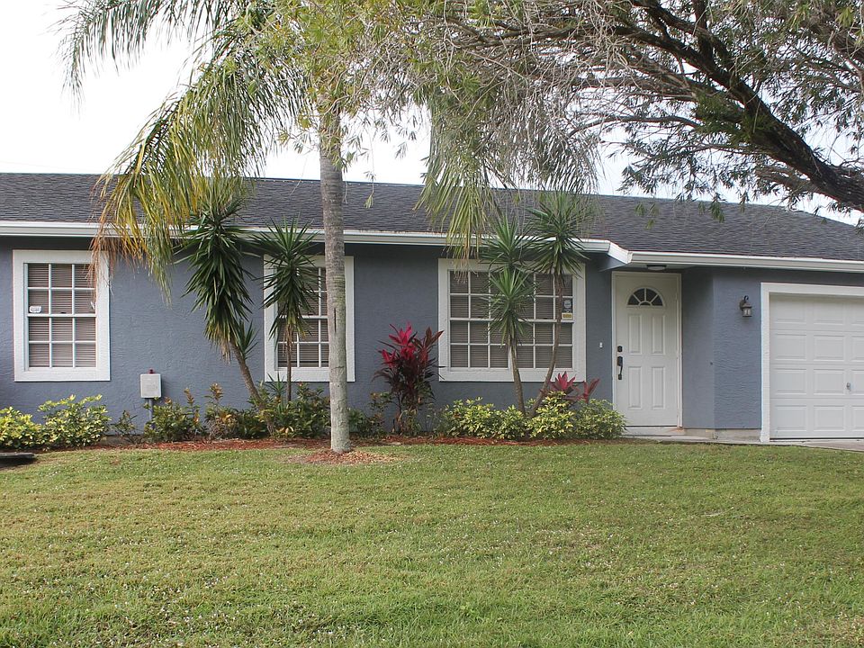 1st image of 1902 SE Berkshire Blvd