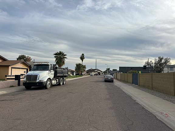 4th image of 5131 N 78th Dr