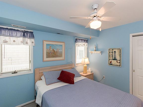 5th image of 142 54th St Unit West