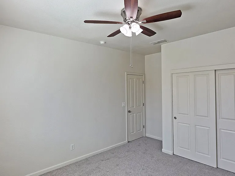845 Bronze Ln — Photo 29