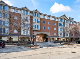 100 N Bokelman St APT 330, Roselle, IL
