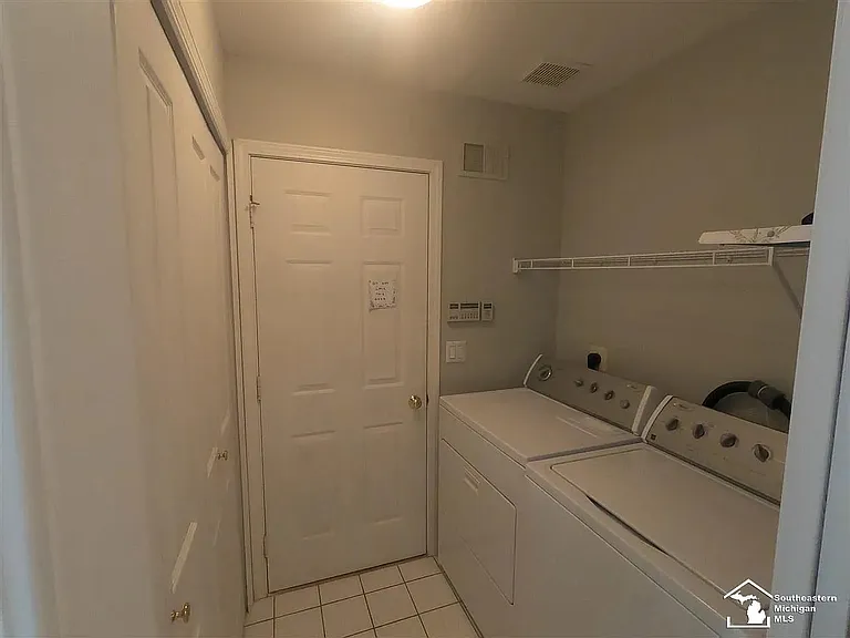 304 Meadowlands Ct #304 — Photo 13