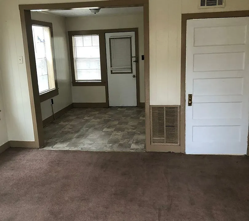Van Guard Apartments