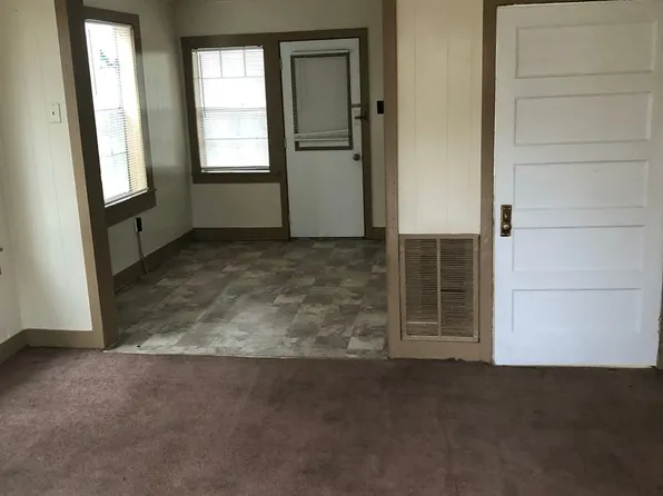 Van Guard Apartments
