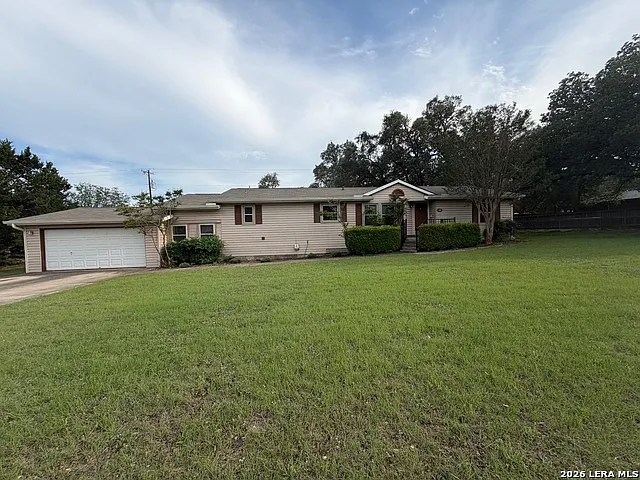 3 bed, 2.0 bath, 1584 sqft, $2,200 — Photo 2