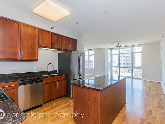 2nd image of 1134 W Granville Ave #815