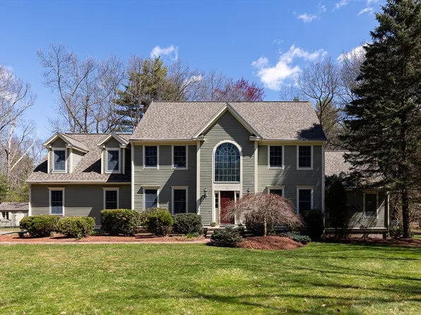 11 Maynard Rd, Berlin, MA 01503
