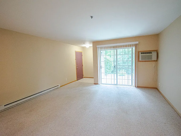 1872 Deerhaven Ln NE #5 — Photo 4