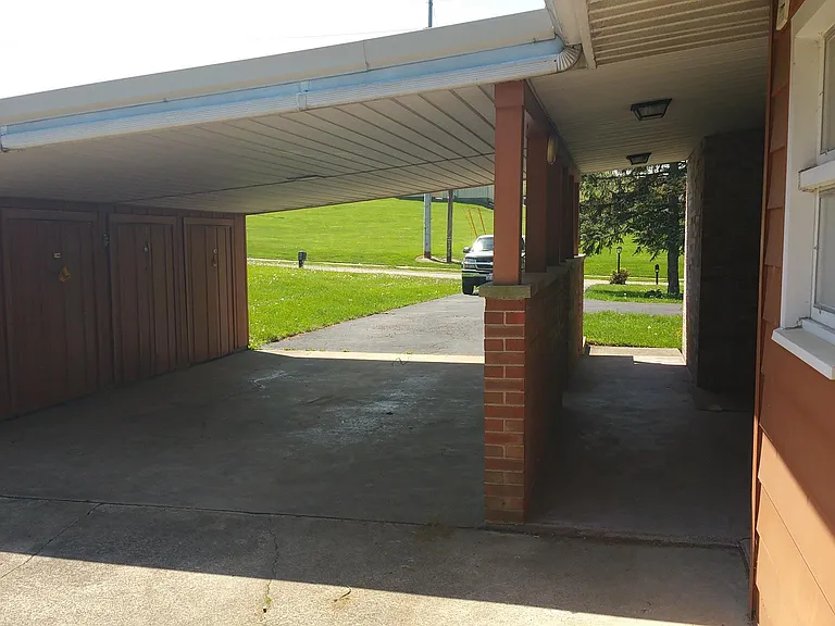 3705 Manchester Rd — Photo 4
