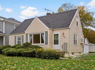 120 N Pine St, Mount Prospect, IL 60056