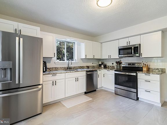 4th image of 23267 White Elm Ct