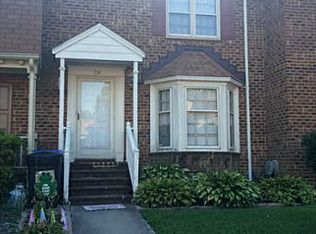 314 Middle Oaks Dr, Chesapeake, VA 23322