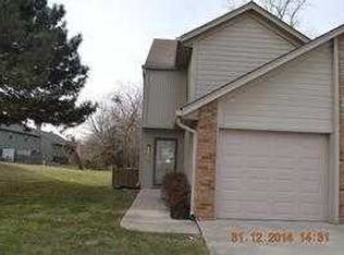 214 SW Pinetree Ln, Lees Summit, MO 64063