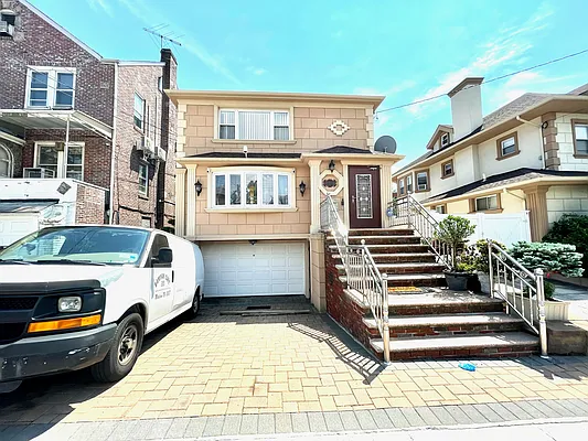 Rented by Luxury Apartments LIC | media 25