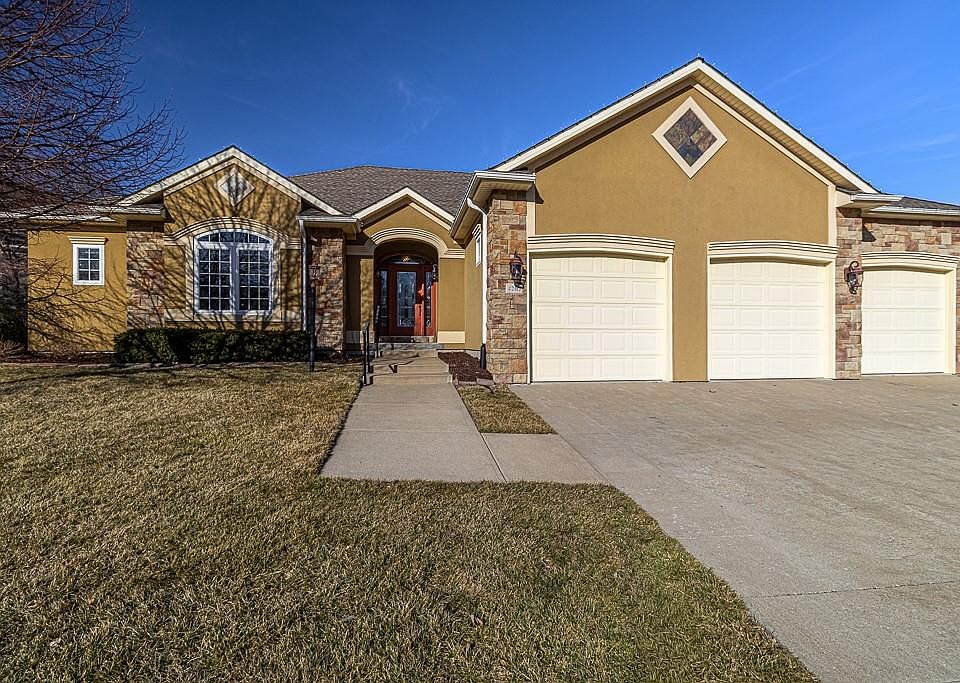1st image of 4207 Hidden Valley Dr
