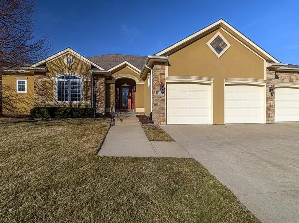 4207 Hidden Valley Dr, Saint Joseph, MO 64506