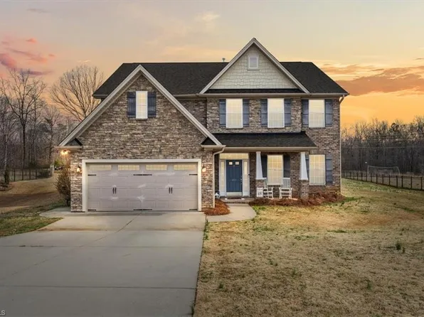 1811 Challenge Dr, Graham, NC 27253