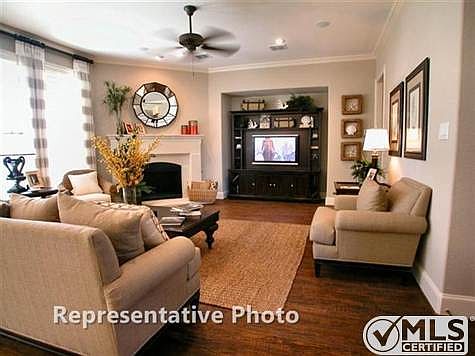 3rd image of 14863 Roselawn Ln